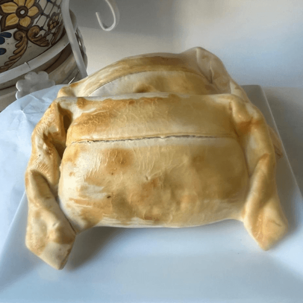 Empanada Queso Carne Mechada